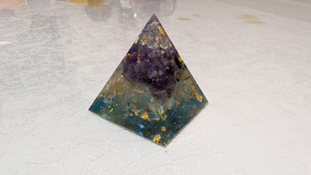 天晶の塔 ― ピラミッドレジンクリスタル